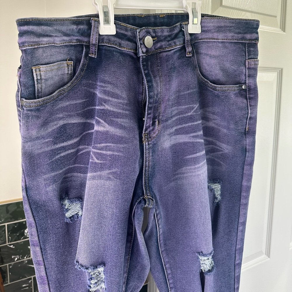NWOT Purple Distressed Men’s Straight Leg Jeans